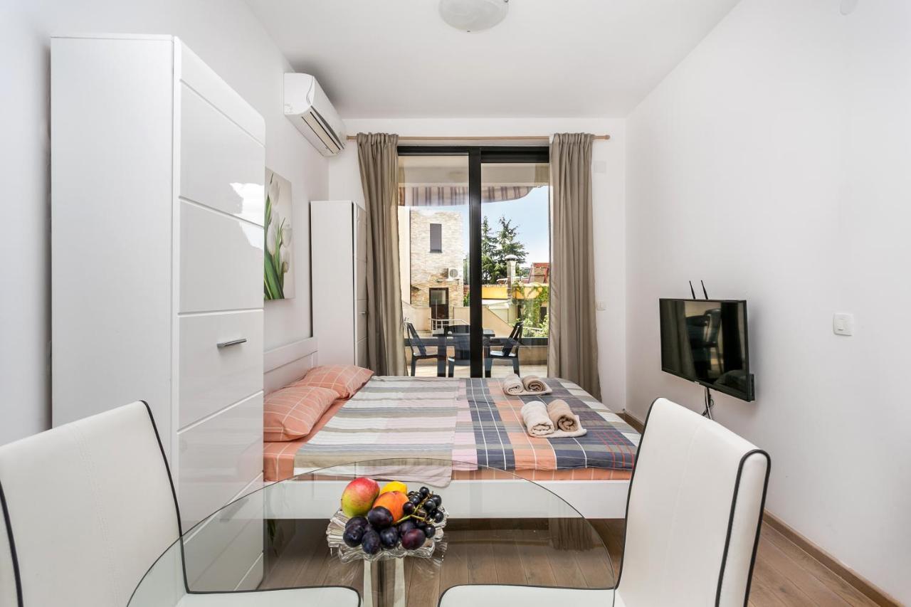 Apartments Beatrice Rafailovići Zewnętrze zdjęcie