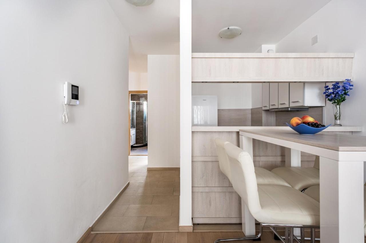 Apartments Beatrice Rafailovići Zewnętrze zdjęcie